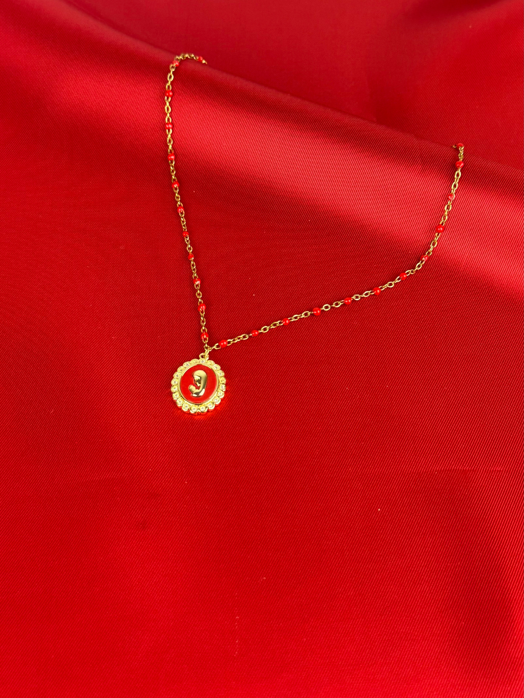 COLLIER  MARIE